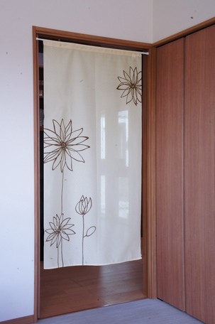 Noren Flower tmavá 85x170 cm