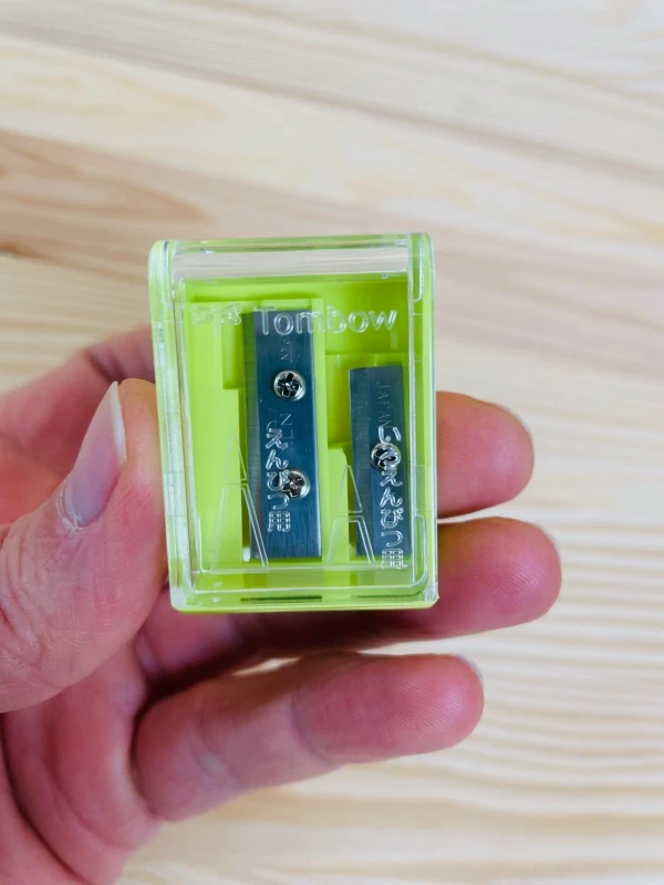 Ořezávátko Tombow Fialové