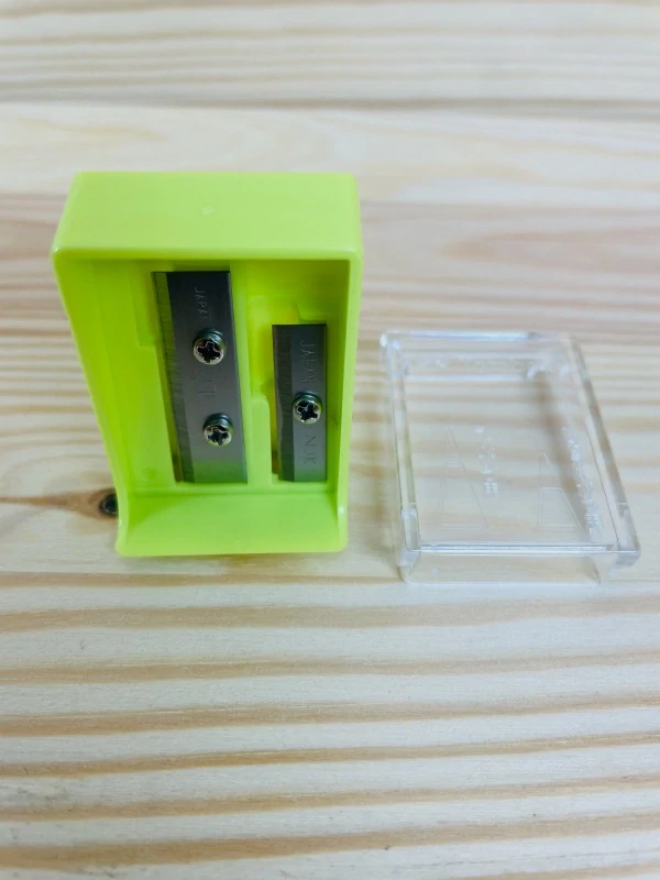 Ořezávátko Tombow Fialové